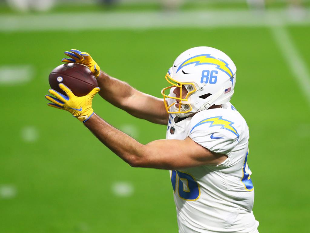 Dec 17, 2020; Paradise, Nevada, USA; Los Angeles Chargers tight end Hunter Henry (86) against the Las Vegas Raiders at Allegiant Stadium. Mandatory Credit: Mark J. Rebilas-USA TODAY Sports