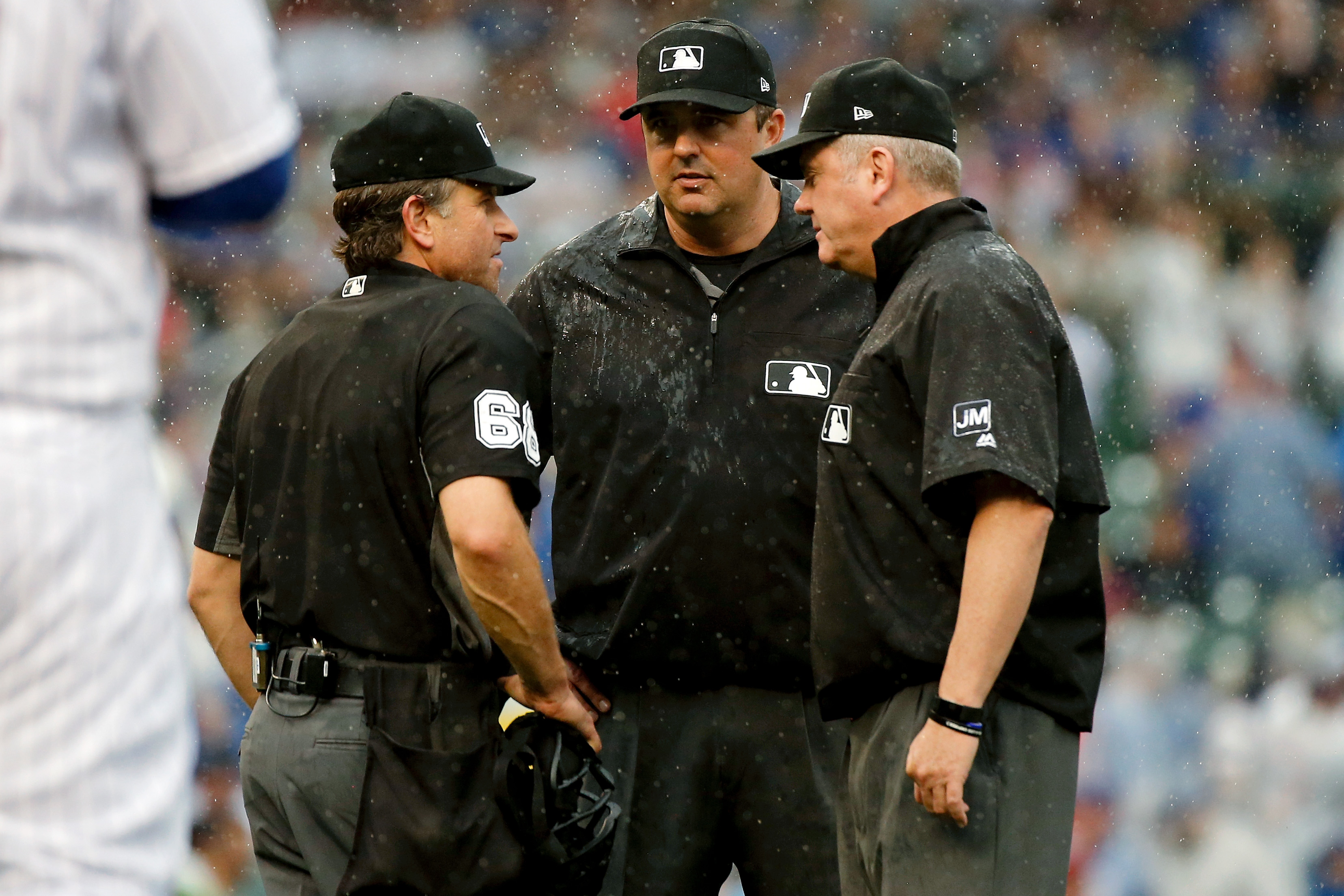 Umpire ejects J.T. Realmuto from game for no good reason