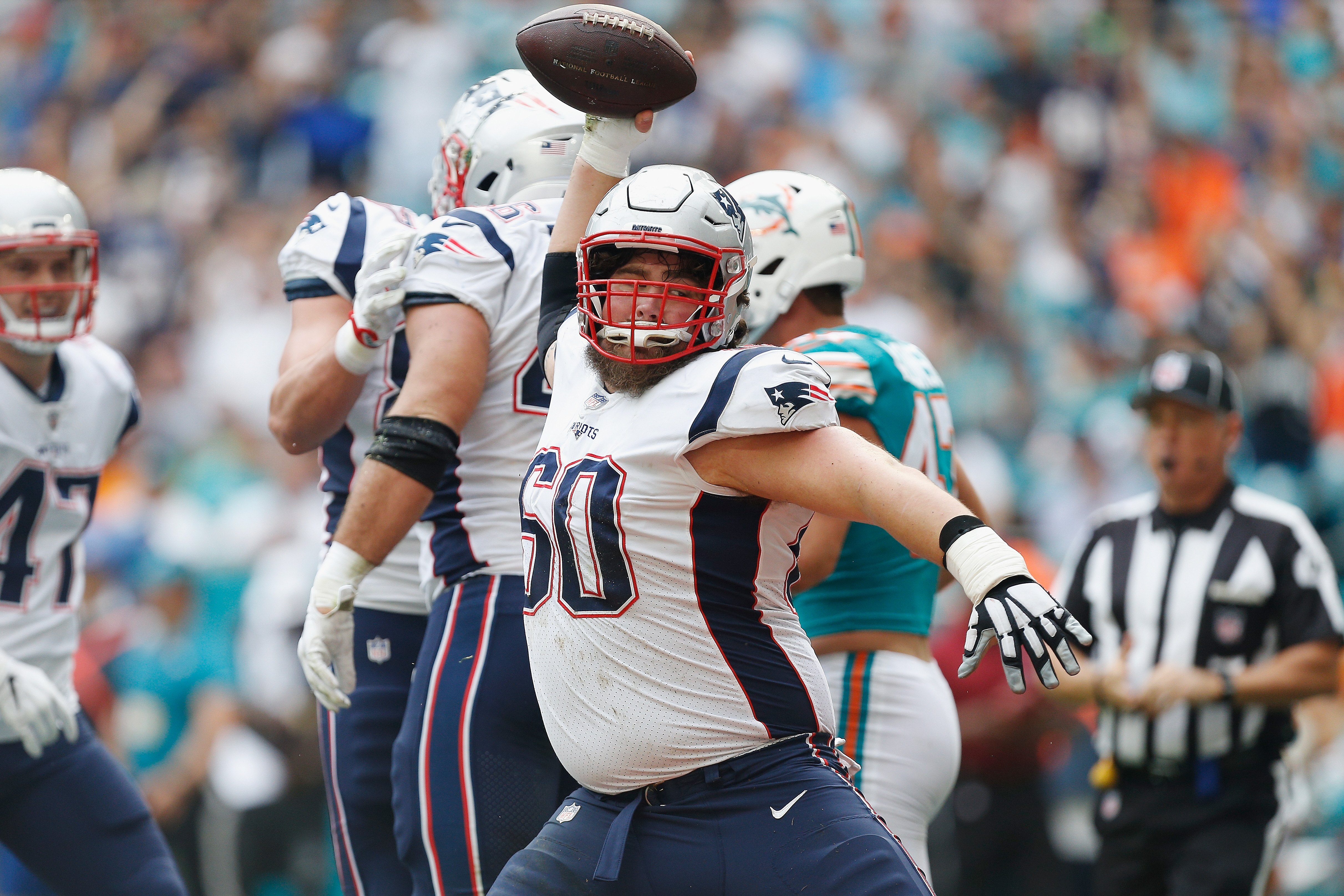 Patriots center David Andrews 'would love to stay' in New England