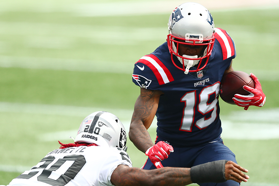 FOXBOROUGH, MASSACHUSETTS - SEPTEMBER 27: Isaiah Zuber #19 of the New England Patriots runs with the ball against the Las Vegas Raiders at Gillette Stadium on September 27, 2020 in Foxborough, Massachusetts. (Photo by Adam Glanzman/Getty Images)