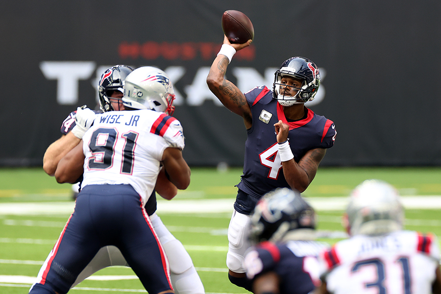 HOUSTON, TEXAS - NOVEMBER 22: Deshaun Watson #4 of the Houston Texans looks to pass during their game against the New England Patriots at NRG Stadium on November 22, 2020 in Houston, Texas. (Photo by Carmen Mandato/Getty Images)