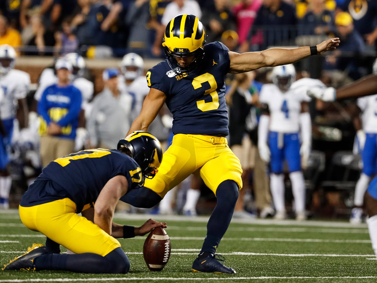 Michigan kicker Quinn Nordin attempts for extra point against Middle Tennessee State during the first half at Michigan Stadium, Saturday, August 31, 2019.