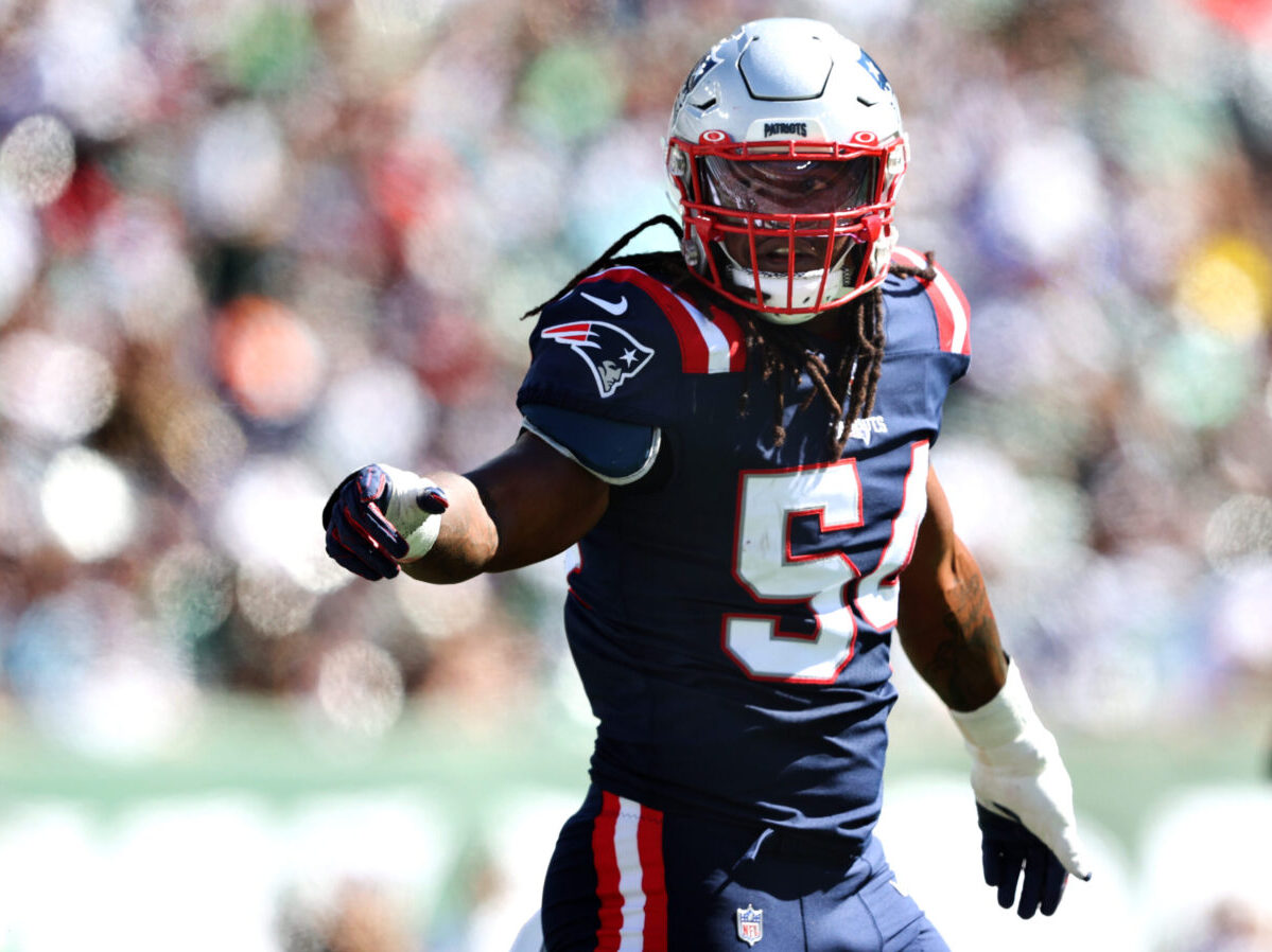 Linebacker Dont'a Hightower #54 of the New England Patriots reacts after making a defensive play in the second quarter of the game against the New York Jets at MetLife Stadium on September 19, 2021 in East Rutherford, New Jersey. (Photo by Elsa/Getty Images)