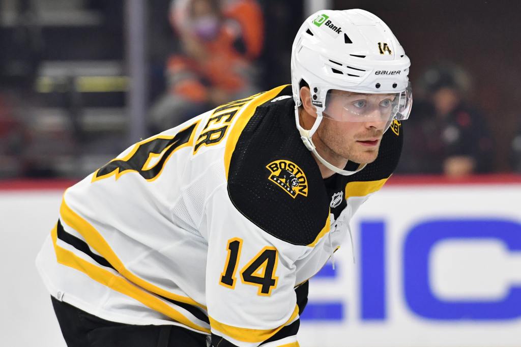 Bruins veterans John Moore, Chris Wagner both clear waivers