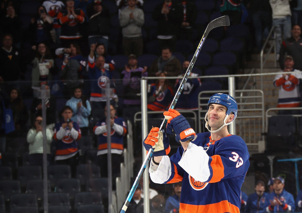 ELMONT, NEW YORK - APRIL 29: Zdeno Chara #33 of the New York Islanders salutes the crowd following the game against the Tampa Bay Lightning at UBS Arena on April 29, 2022 in Elmont, New York. It has been rumored this could be the final NHL game for Chara. (Photo by Bruce Bennett/Getty Images)