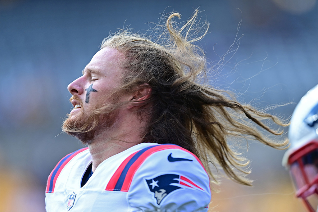 Sep 18, 2022; Pittsburgh, Pennsylvania, USA; New England Patriots safety Brenden Schooler (41) warms up before the game against the Pittsburgh Steelers at Acrisure Stadium. Mandatory Credit: David Dermer-USA TODAY Sports