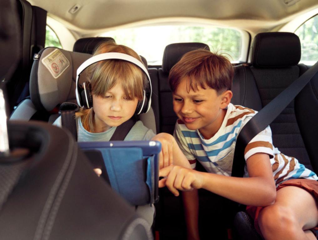 11-ways-to-keep-the-kids-entertained-on-a-road-trip