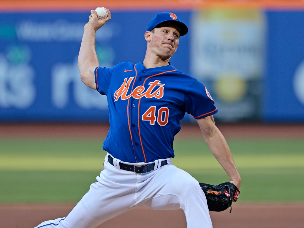 NEW YORK, NY - MAY 29: Chris Bassitt #40 of the New York Mets throws a pitch in the top of the first inning against the Philadelphia Phillies at Citi Field on May 29, 2022 in New York City. (Photo by Christopher Pasatieri/Getty Images)