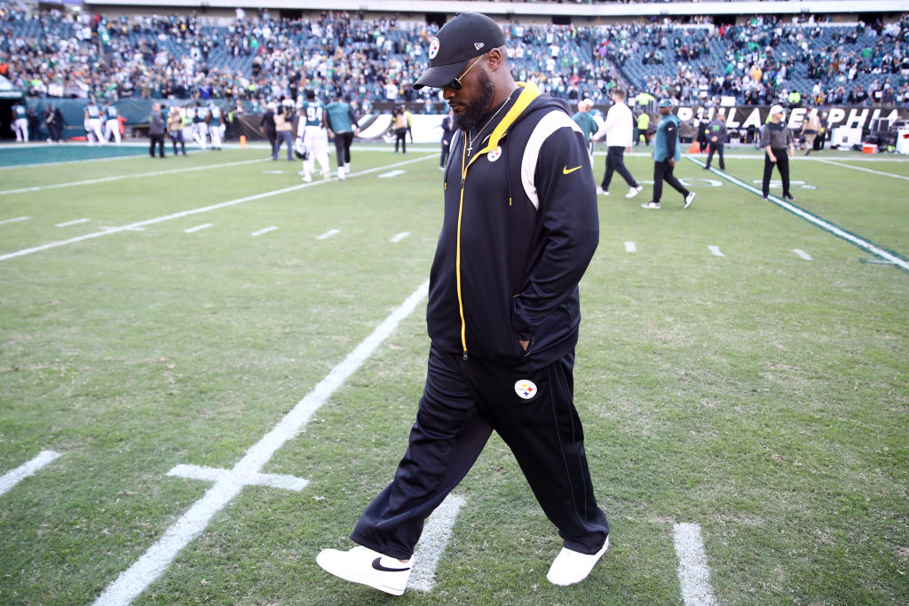 PHILADELPHIA, PENNSYLVANIA - OCTOBER 30: Head coach Mike Tomlin of the Pittsburgh Steelers walks off the field after a game against the Philadelphia Eagles at Lincoln Financial Field on October 30, 2022 in Philadelphia, Pennsylvania. (Photo by Tim Nwachukwu/Getty Images)