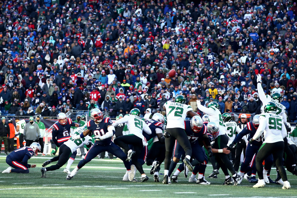 FOXBOROUGH, MASSACHUSETTS - NOVEMBER 20: Nick Folk #6 of the New England Patriots misses a field goal against the New York Jets during the third quarter at Gillette Stadium on November 20, 2022 in Foxborough, Massachusetts. (Photo by Adam Glanzman/Getty Images)