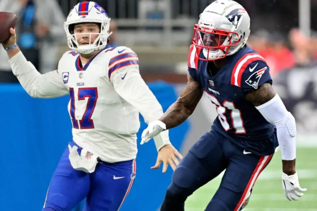 L-R: Bills QB Josh Allen, Patriots CB Jonathan Jones (Getty Images)