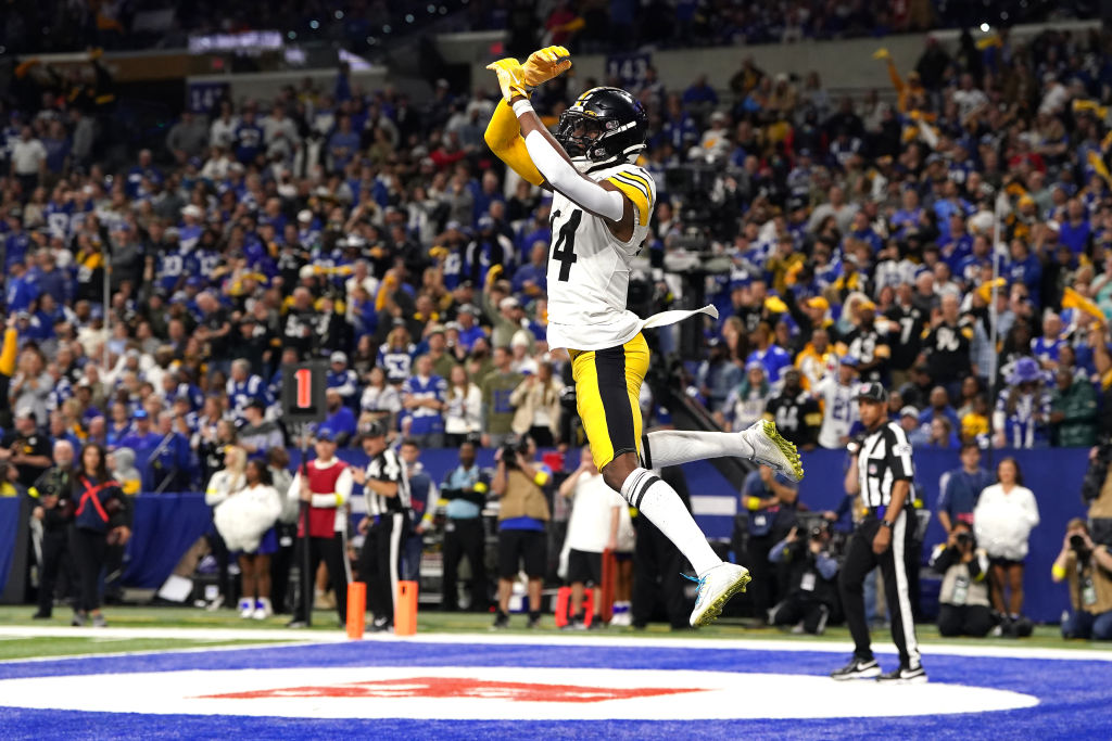 INDIANAPOLIS, INDIANA - NOVEMBER 28: George Pickens #14 of the Pittsburgh Steelers celebrates after scoring a two point conversion against the Indianapolis Colts during the fourth quarter in the game at Lucas Oil Stadium on November 28, 2022 in Indianapolis, Indiana. (Photo by Dylan Buell/Getty Images)
