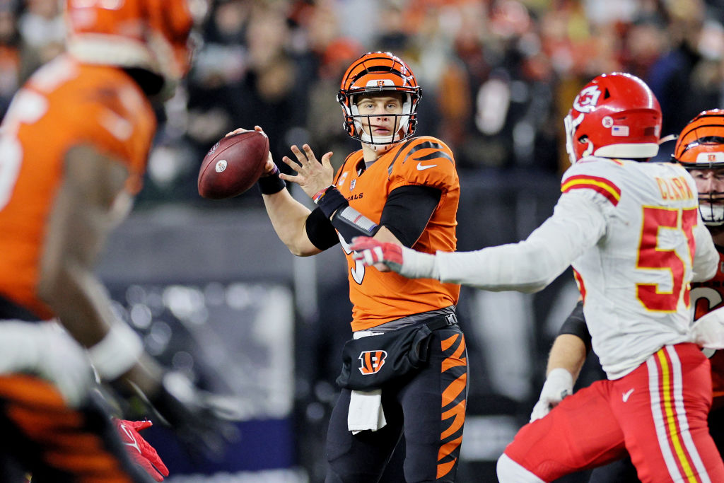 CINCINNATI, OHIO - DECEMBER 04: Joe Burrow #9 of the Cincinnati Bengals looks to pass against the Kansas City Chiefs during the second half at Paycor Stadium on December 04, 2022 in Cincinnati, Ohio. (Photo by Andy Lyons/Getty Images)