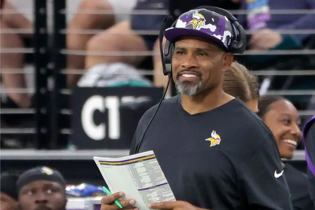 LAS VEGAS, NEVADA - AUGUST 14: Wide receivers coach Keenan McCardell of the Minnesota Vikings looks on during a preseason game against the Las Vegas Raiders at Allegiant Stadium on August 14, 2022 in Las Vegas, Nevada. The Raiders defeated Vikings the 26-20. (Photo by Ethan Miller/Getty Images)