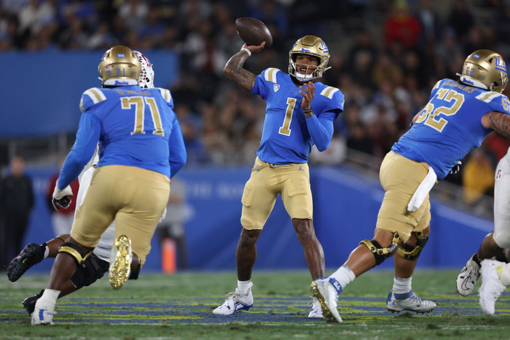 PASADENA, CALIFORNIA - OCTOBER 29: Dorian Thompson-Robinson #1 of the UCLA Bruins throws during the first quarter against the Stanford Cardinal at Rose Bowl on October 29, 2022 in Pasadena, California. (Photo by Harry How/Getty Images)