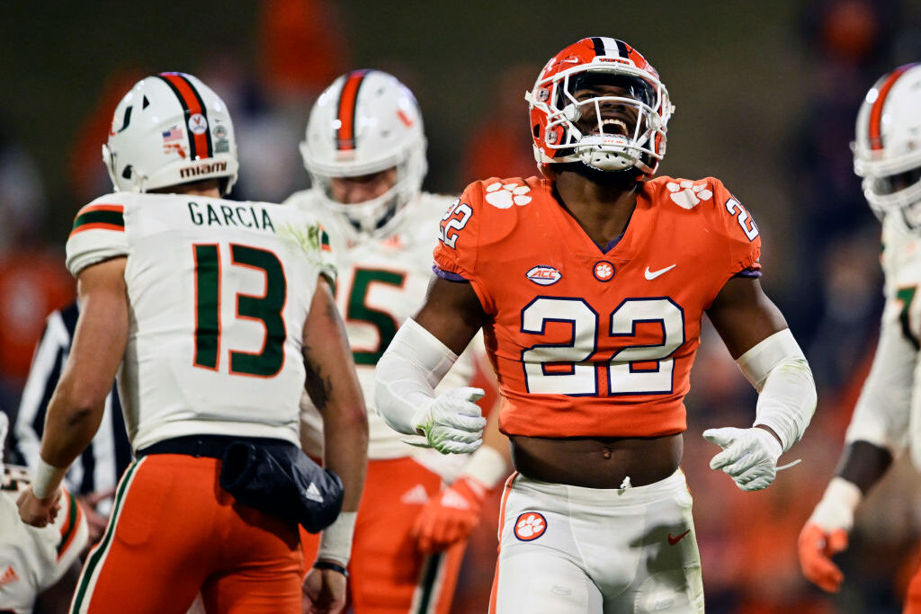 CLEMSON, SOUTH CAROLINA - NOVEMBER 19: Trenton Simpson #22 of the Clemson Tigers celebrates a fourth quarter sack against the Miami Hurricanes at Memorial Stadium on November 19, 2022 in Clemson, South Carolina. (Photo by Eakin Howard/Getty Images)