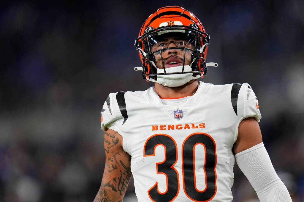 Oct 9, 2022; Baltimore, MD, USA; Cincinnati Bengals safety Jessie Bates III (30) warms up before an NFL Week 5 game against the Baltimore Ravens, Sunday, Oct. 9, 2022, at M&T Bank Stadium in Baltimore. Credit: Kareem Elgazzar-USA TODAY Sports
