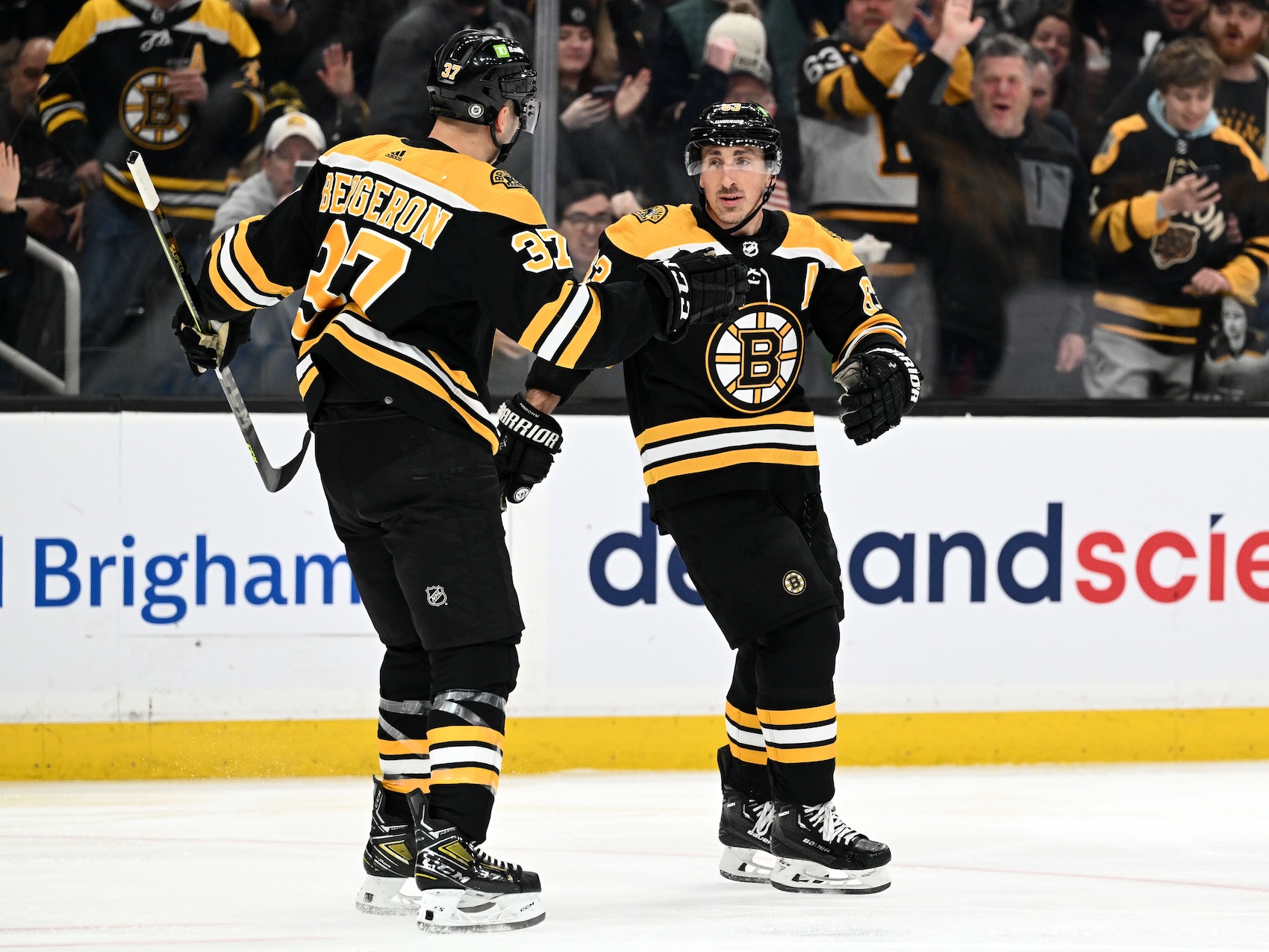 Bruins name Brad Marchand captain, succeeding Patrice Bergeron - ESPN