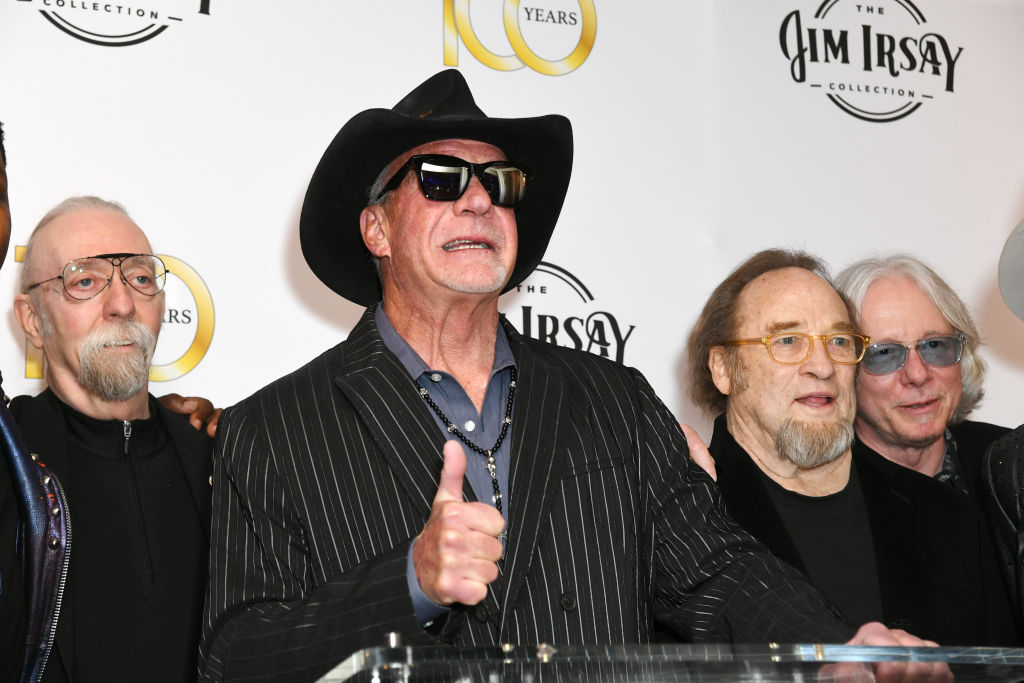 Colts owner Jim Irsay and his band had Lucas Oil Stadium rocking - Stampede  Blue