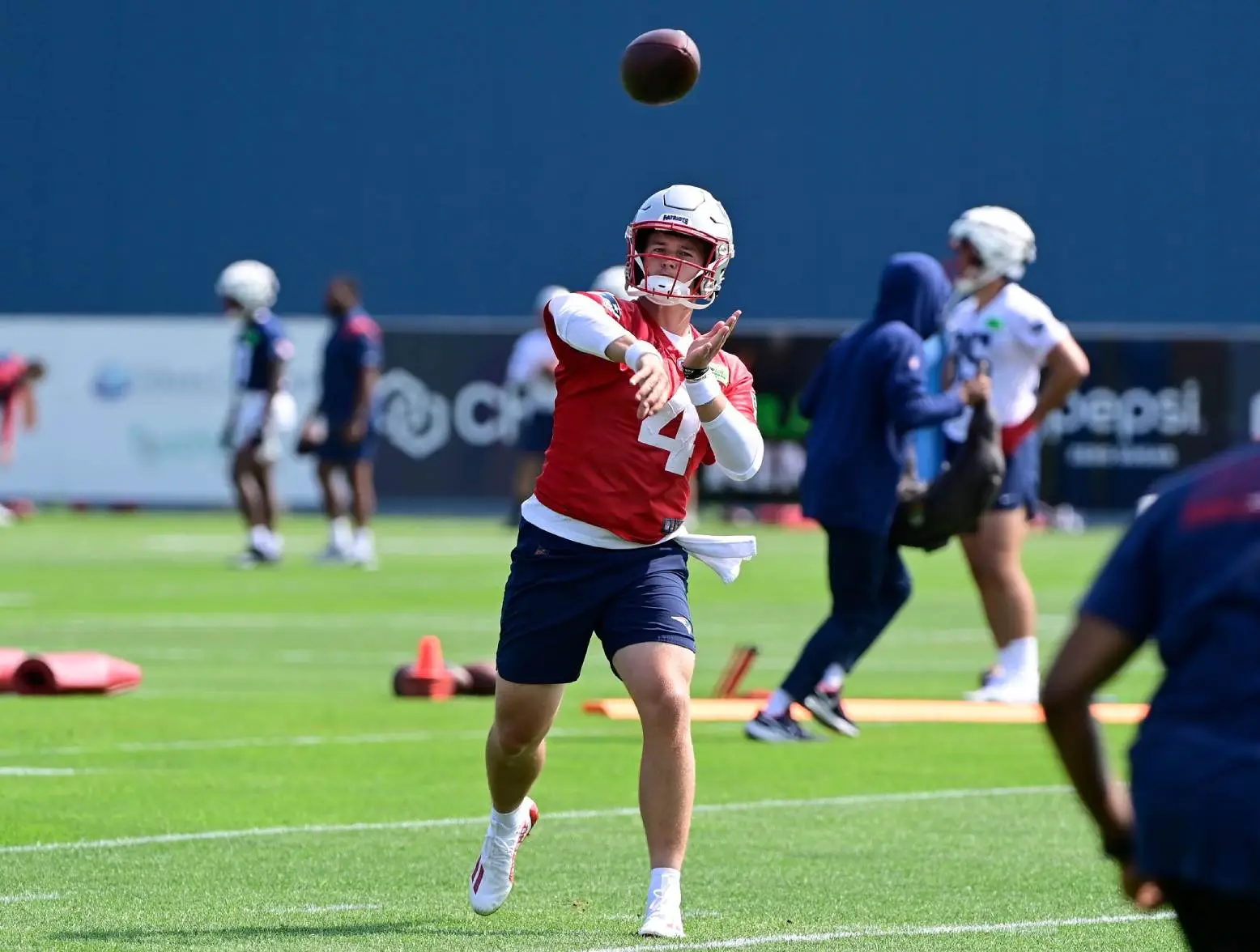 New England Patriots unite? Mac Jones, Bailey Zappe lead throwing sessions;  Gesicki, Thornton