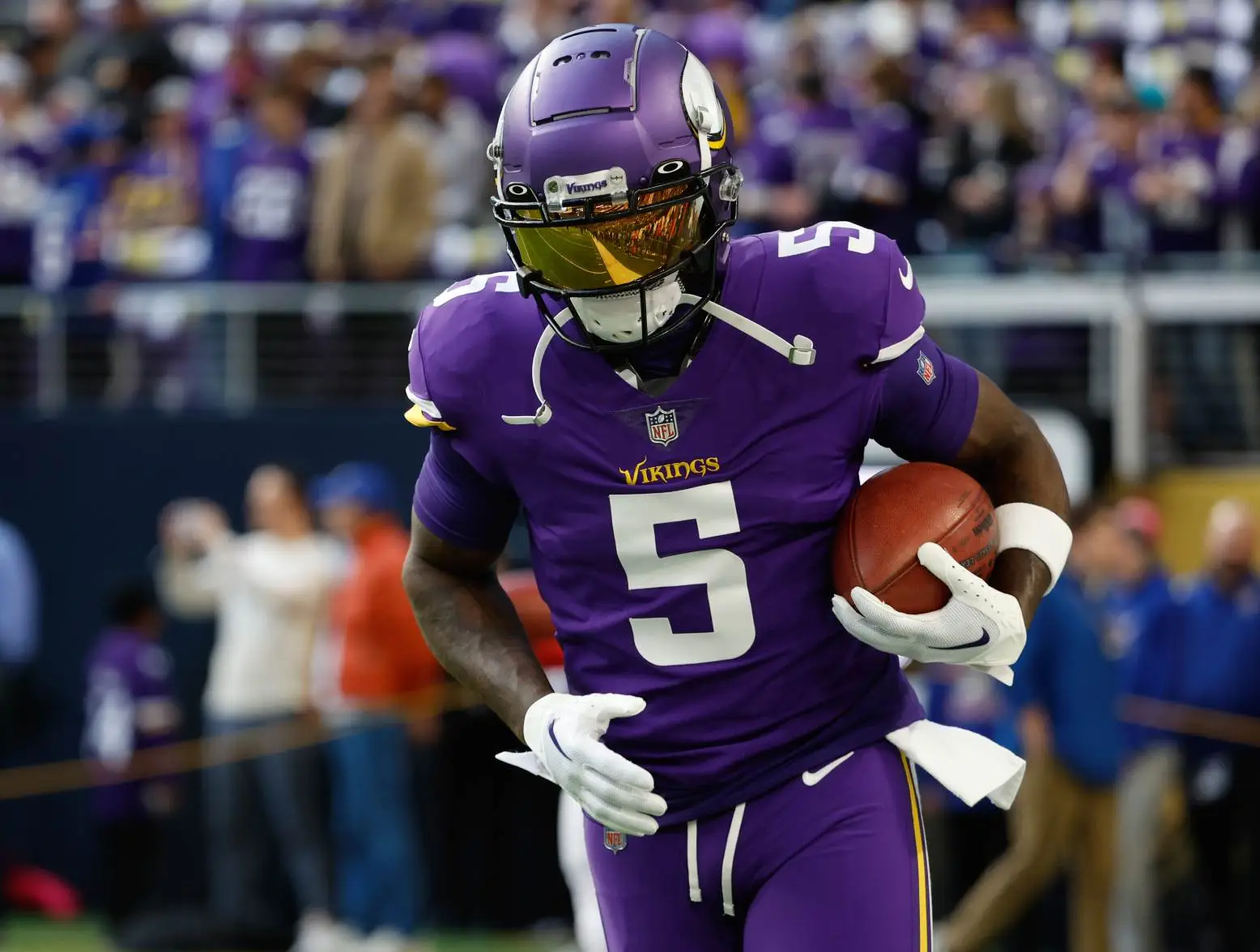 Running back Bill Brown of the Minnesota Vikings carries the ball News  Photo - Getty Images