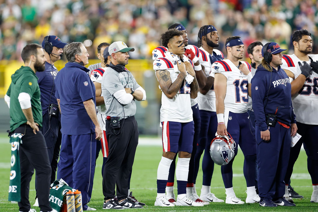 Patriots-Packers preseason game suspended after rookie Isaiah Bolden  suffers head injury - The Boston Globe