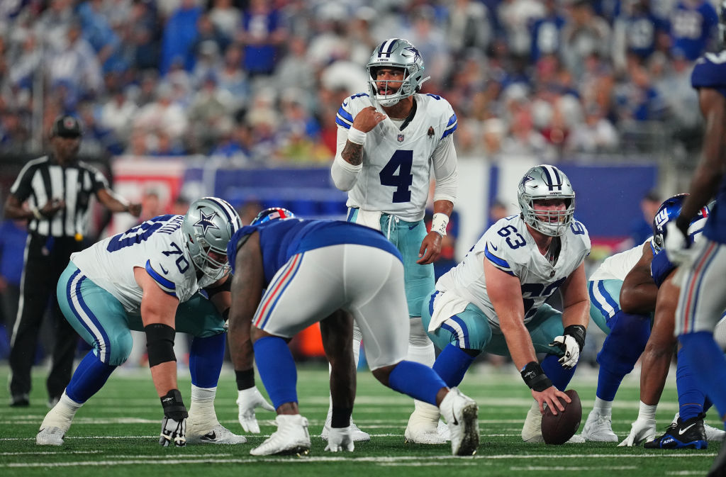 EAST RUTHERFORD, NEW JERSEY - SEPTEMBER 10: Dak Prescott #4 of the Dallas Cowboys prepares to take a snap during the second quarter against the New York Giants at MetLife Stadium on September 10, 2023 in East Rutherford, New Jersey. (Photo by Mitchell Leff/Getty Images)