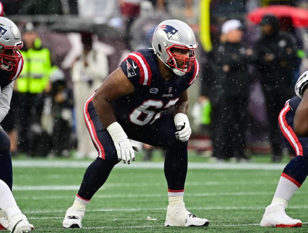 Sep 10, 2023; Foxborough, Massachusetts, USA; New England Patriots guard Sidy Sow (62) on the line of scrimmage during the first half against the Philadelphia Eagles at Gillette Stadium. Credit: Eric Canha-USA TODAY Sports Patriots offensive line