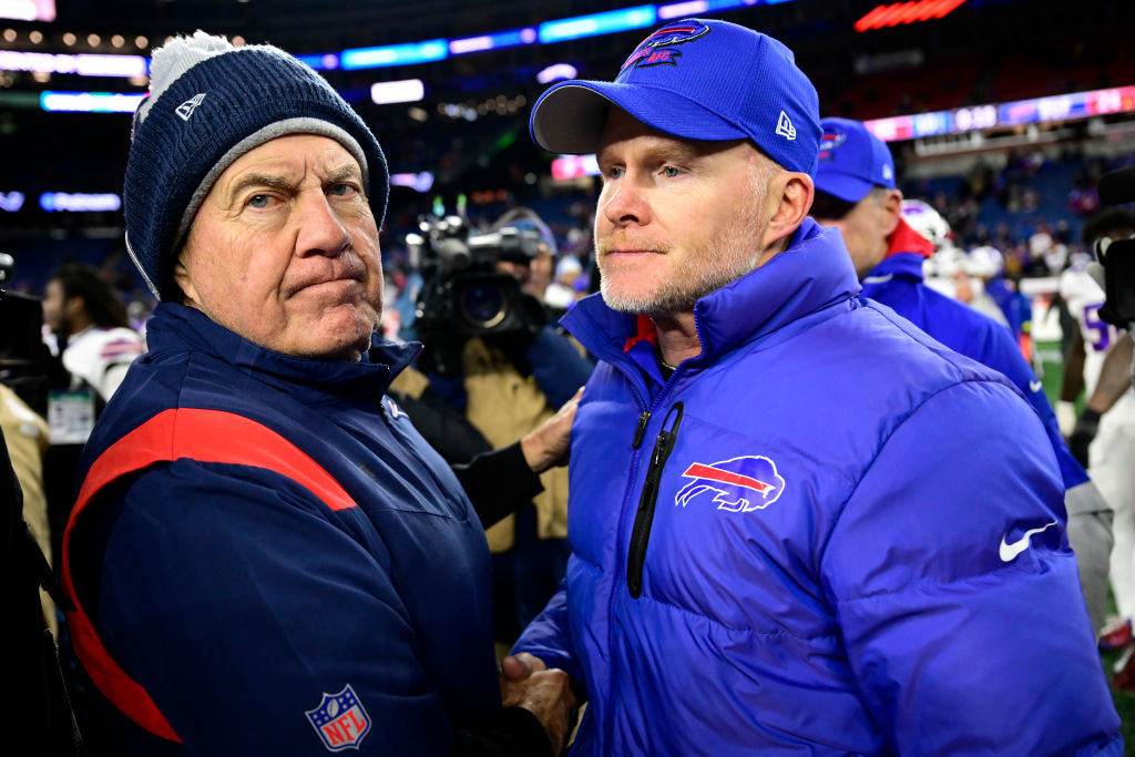FOXBOROUGH, MASSACHUSETTS - DECEMBER 01: Head coach Bill Belichick of the New England Patriots (L) and head coach Sean McDermott of the Buffalo Bills shake hands following the Bills win at Gillette Stadium on December 01, 2022 in Foxborough, Massachusetts. (Photo by Billie Weiss/Getty Images)