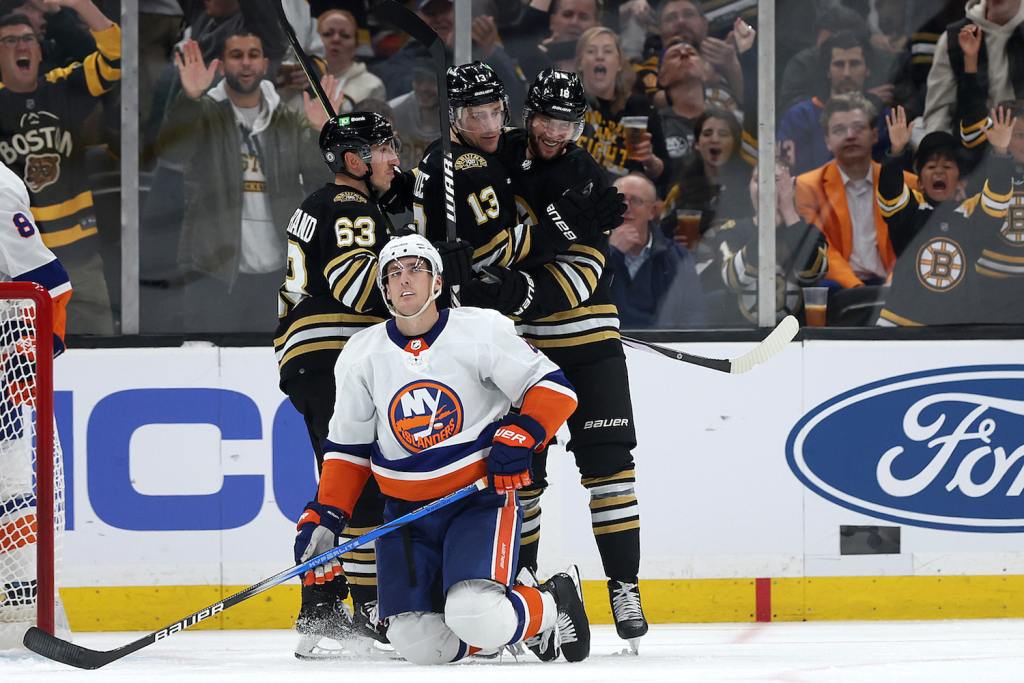 Coyle scores hat trick, Bruins top Islanders 5-2