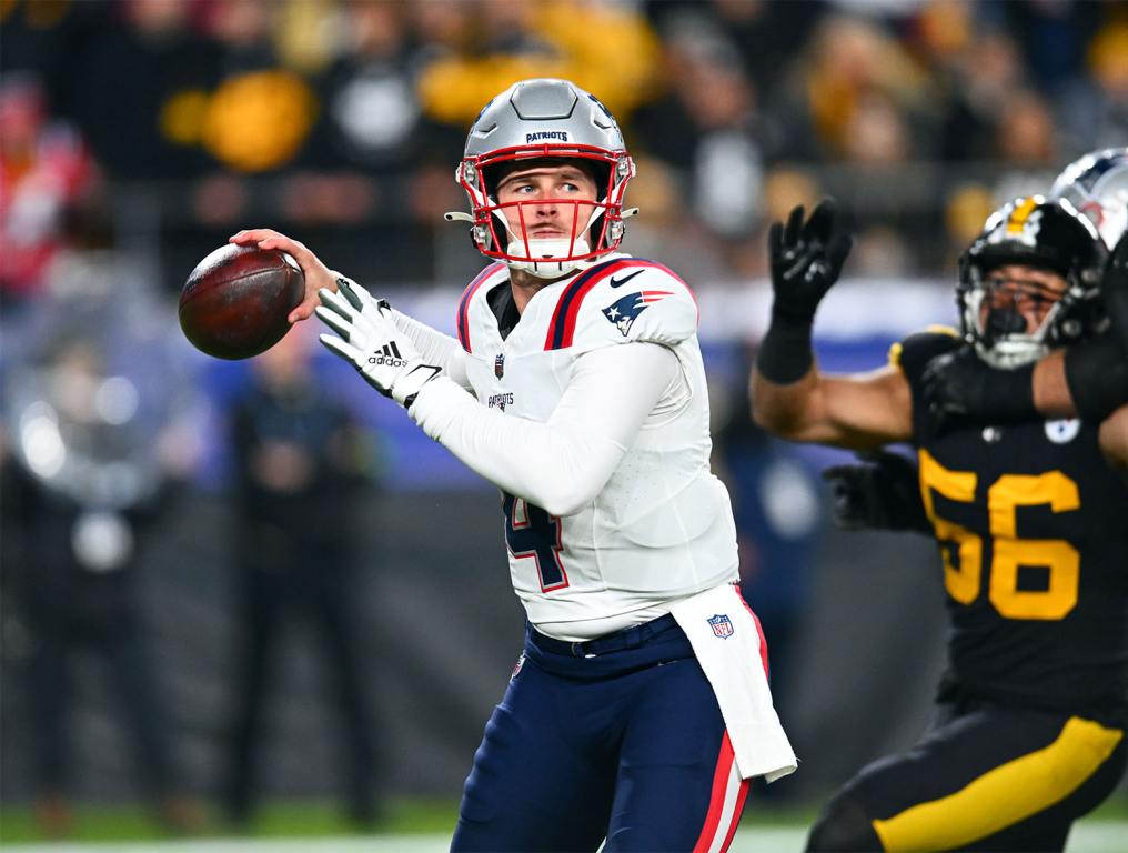 PITTSBURGH, PENNSYLVANIA - DECEMBER 07: Quarterback Bailey Zappe (4) of the New England Patriots looks to pass in the first quarter against the Pittsburgh Steelers at Acrisure Stadium on December 07, 2023 in Pittsburgh, Pennsylvania. (Photo by Joe Sargent/Getty Images)