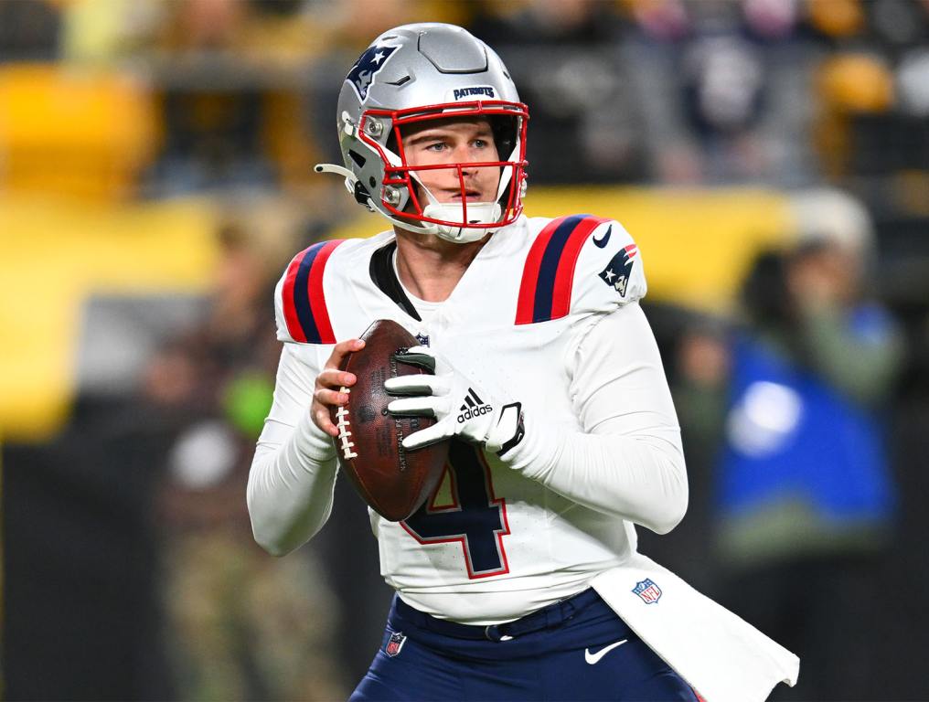 PITTSBURGH, PENNSYLVANIA - DECEMBER 07: Quarterback Bailey Zappe (4) of the New England Patriots looks to pass in the first half against the Pittsburgh Steelers at Acrisure Stadium on December 07, 2023 in Pittsburgh, Pennsylvania. (Photo by Joe Sargent/Getty Images)