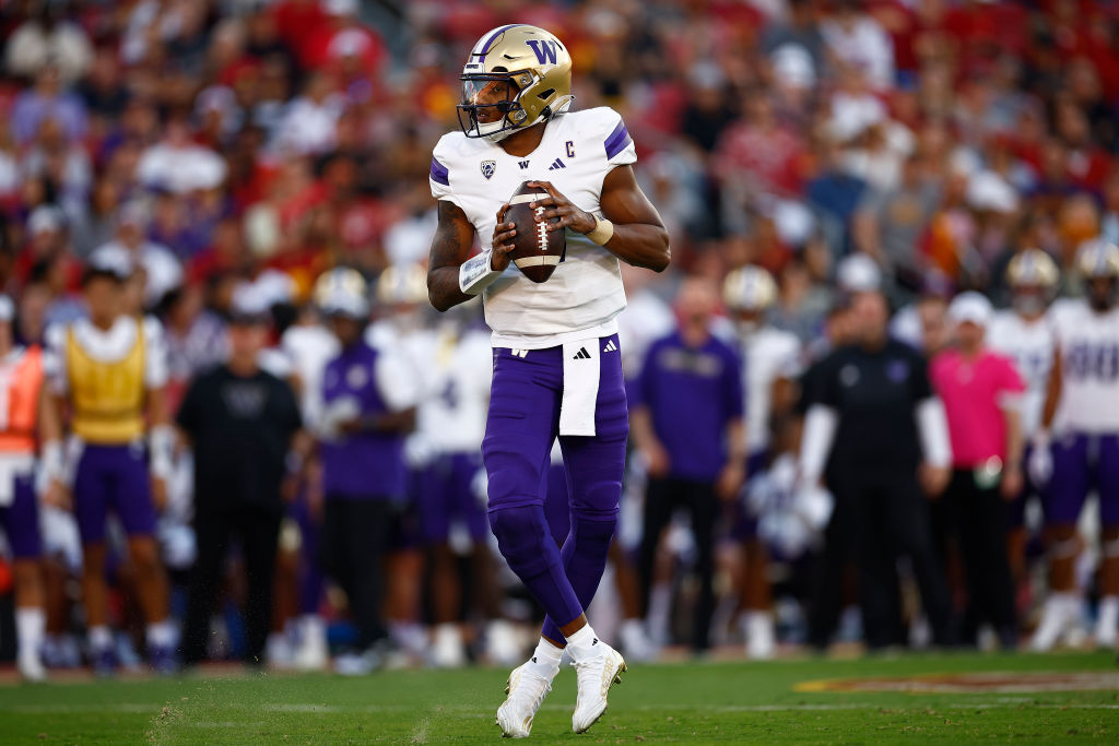 LOS ANGELES, CALIFORNIA - NOVEMBER 04: Michael Penix Jr. #9 of the Washington Huskiesat United Airlines Field at the Los Angeles Memorial Coliseum on November 04, 2023 in Los Angeles, California. (Photo by Ronald Martinez/Getty Images)