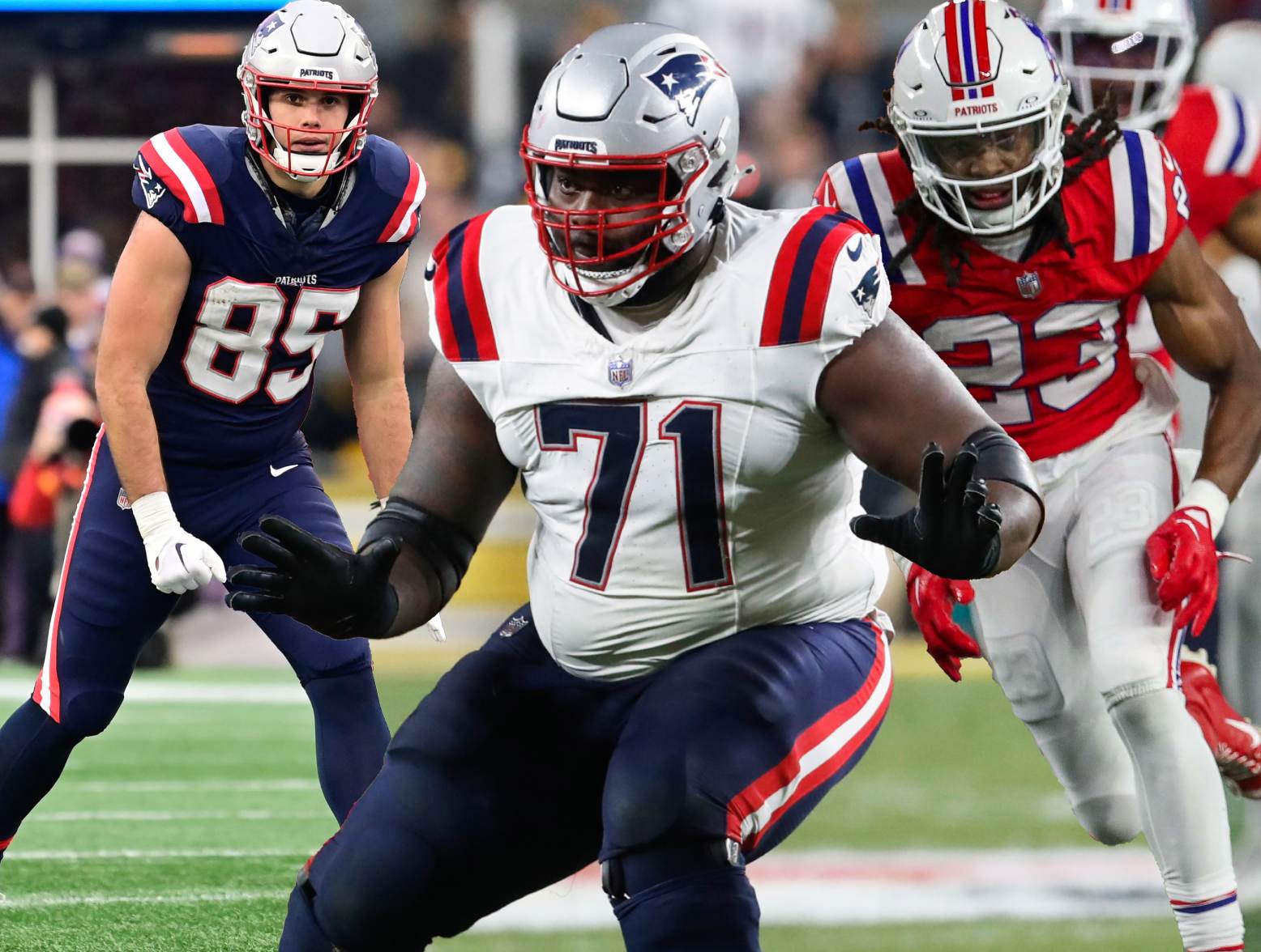 L-R: New England Patriots TE Hunter Henry, OL Mike Onwenu, S Kyle Dugger. All three are pending free agents for the 2024 offseason. (USA Today)