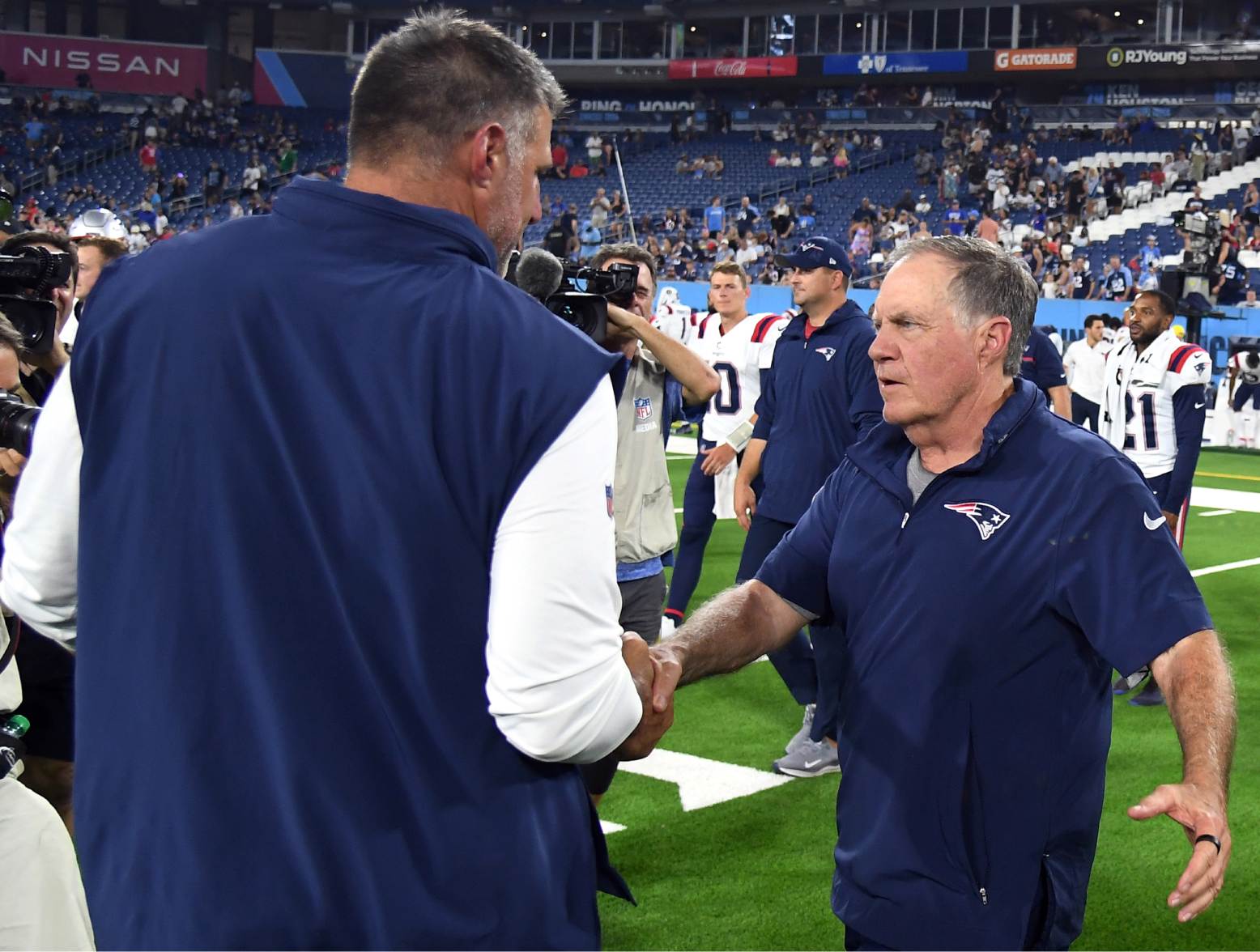Aug 25, 2023; Nashville, Tennessee, USA; Tennessee Titans head coach Mike Vrabel shakes hands with New England Patriots head coach Bill Belichick after the game at Nissan Stadium. Credit: Christopher Hanewinckel-USA TODAY Sports
