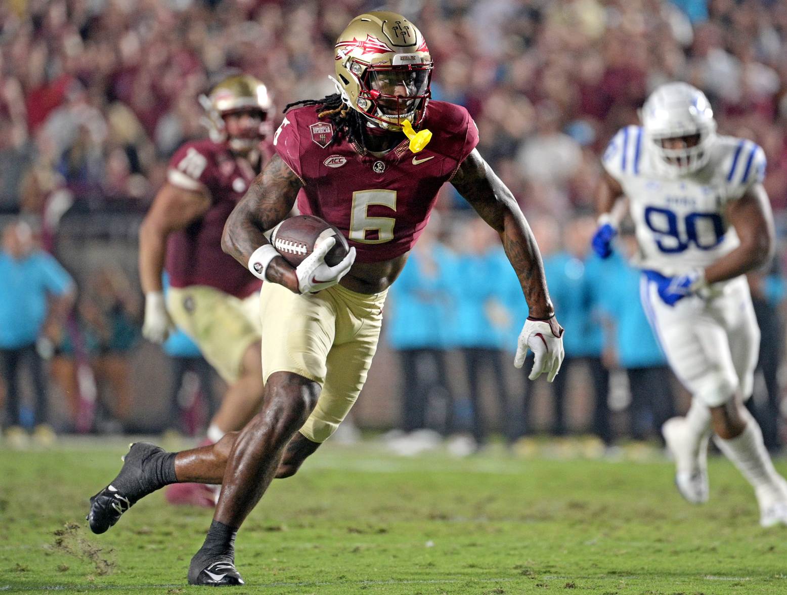 Oct 21, 2023; Tallahassee, Florida, USA; Florida State Seminoles tight end Jaheim Bell (6) runs the ball against the Duke Blue Devils in the first half at Doak S. Campbell Stadium. Credit: Melina Myers-USA TODAY Sports