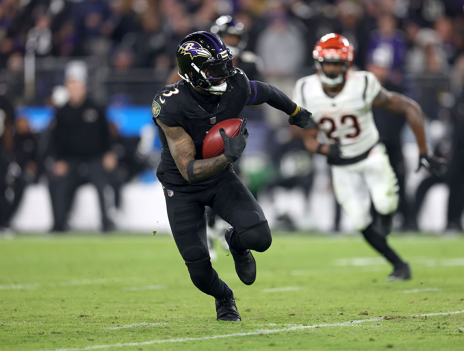 BALTIMORE, MARYLAND - NOVEMBER 16: Wide receiver Odell Beckham Jr. #3 of the Baltimore Ravens runs with the ball after catching a pass against the Cincinnati Bengals in the fourth quarter at M&T Bank Stadium on November 16, 2023 in Baltimore, Maryland. (Photo by Rob Carr/Getty Images)