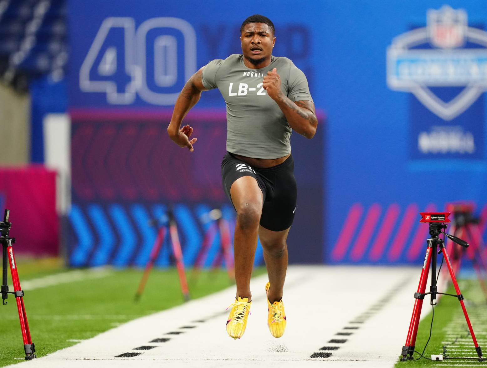 Feb 29, 2024; Indianapolis, IN, USA; Kentucky linebacker Trevin Wallace (LB28) works out during the 2024 NFL Combine at Lucas Oil Stadium. Credit: Kirby Lee-USA TODAY Sports