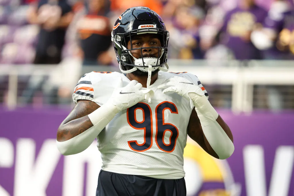 MINNEAPOLIS, MINNESOTA - OCTOBER 09: Armon Watts #96 of the Chicago Bears warms up against the Minnesota Vikings at U.S. Bank Stadium on October 09, 2022 in Minneapolis, Minnesota. (Photo by David Berding/Getty Images)