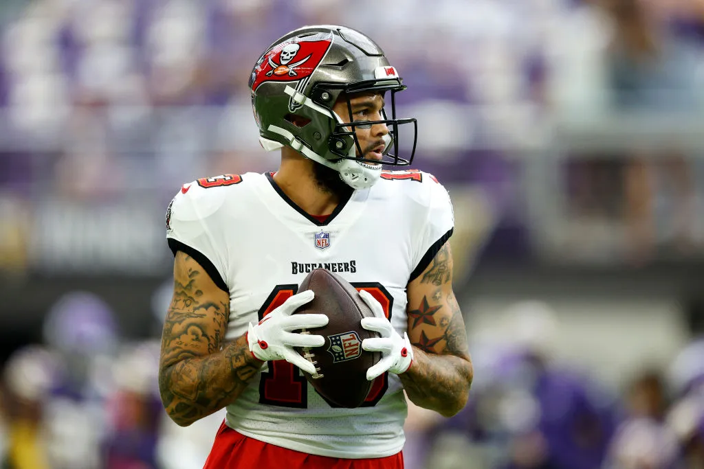 MINNEAPOLIS, MINNESOTA - SEPTEMBER 10: Mike Evans #13 of the Tampa Bay Buccaneers warms up prior to a game against the the Minnesota Vikings at U.S. Bank Stadium on September 10, 2023 in Minneapolis, Minnesota. (Photo by David Berding/Getty Images)