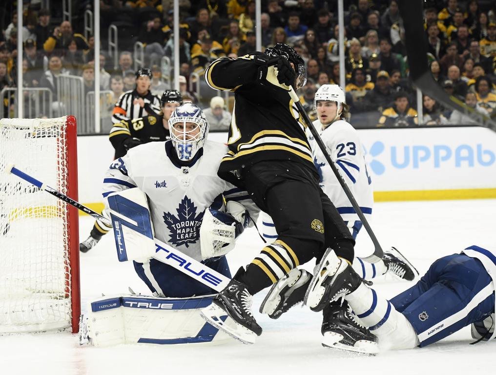 Pat Maroon makes instant impact for Bruins in Game 1