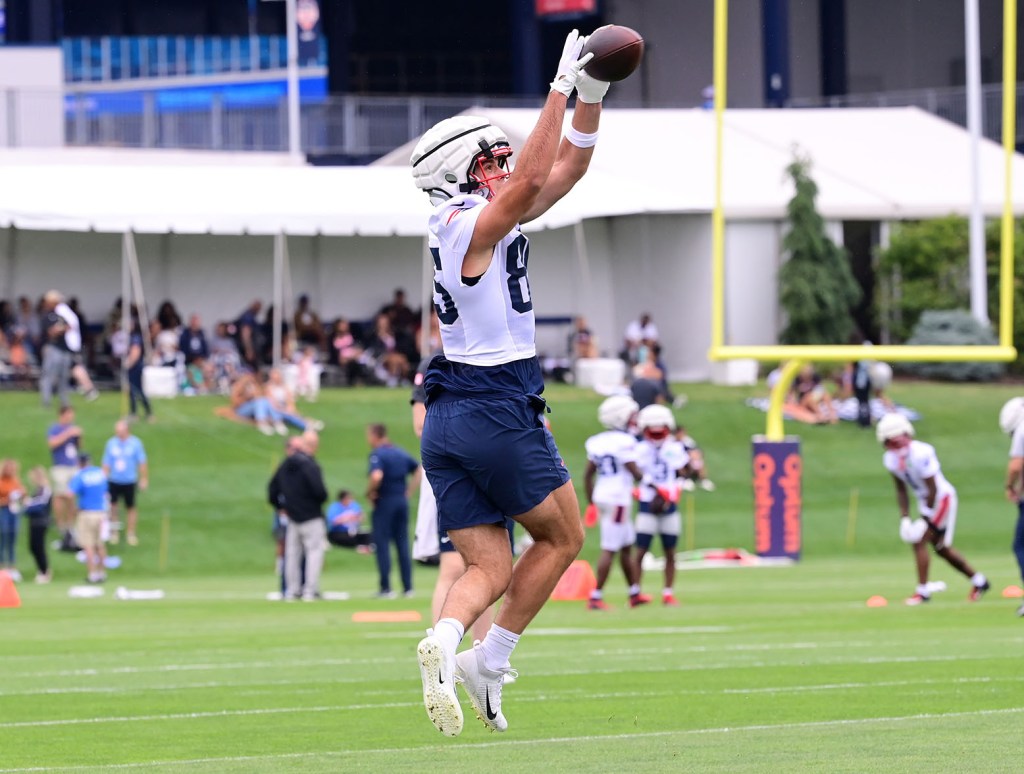 Patriots roster projection hunter henry