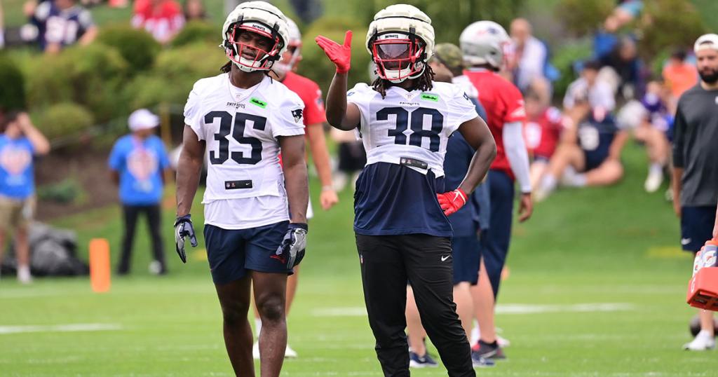 Patriots players discuss transition to new running game