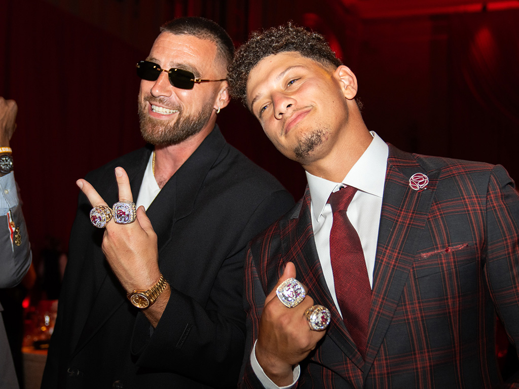 L-R: Travis Kelce, Patrick Mahomes