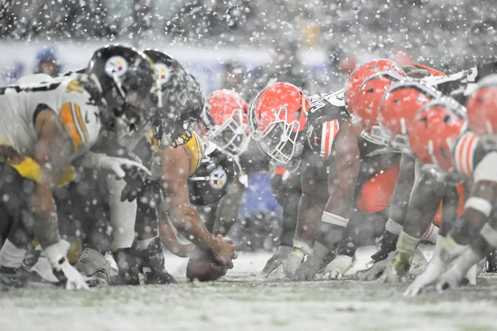 CLEVELAND, OHIO - NOVEMBER 21: The Pittsburgh Steelers line up against the Cleveland Browns during the third quarter in the game at Huntington Bank Field on November 21, 2024 in Cleveland, Ohio. (Photo by Nick Cammett/Getty Images)